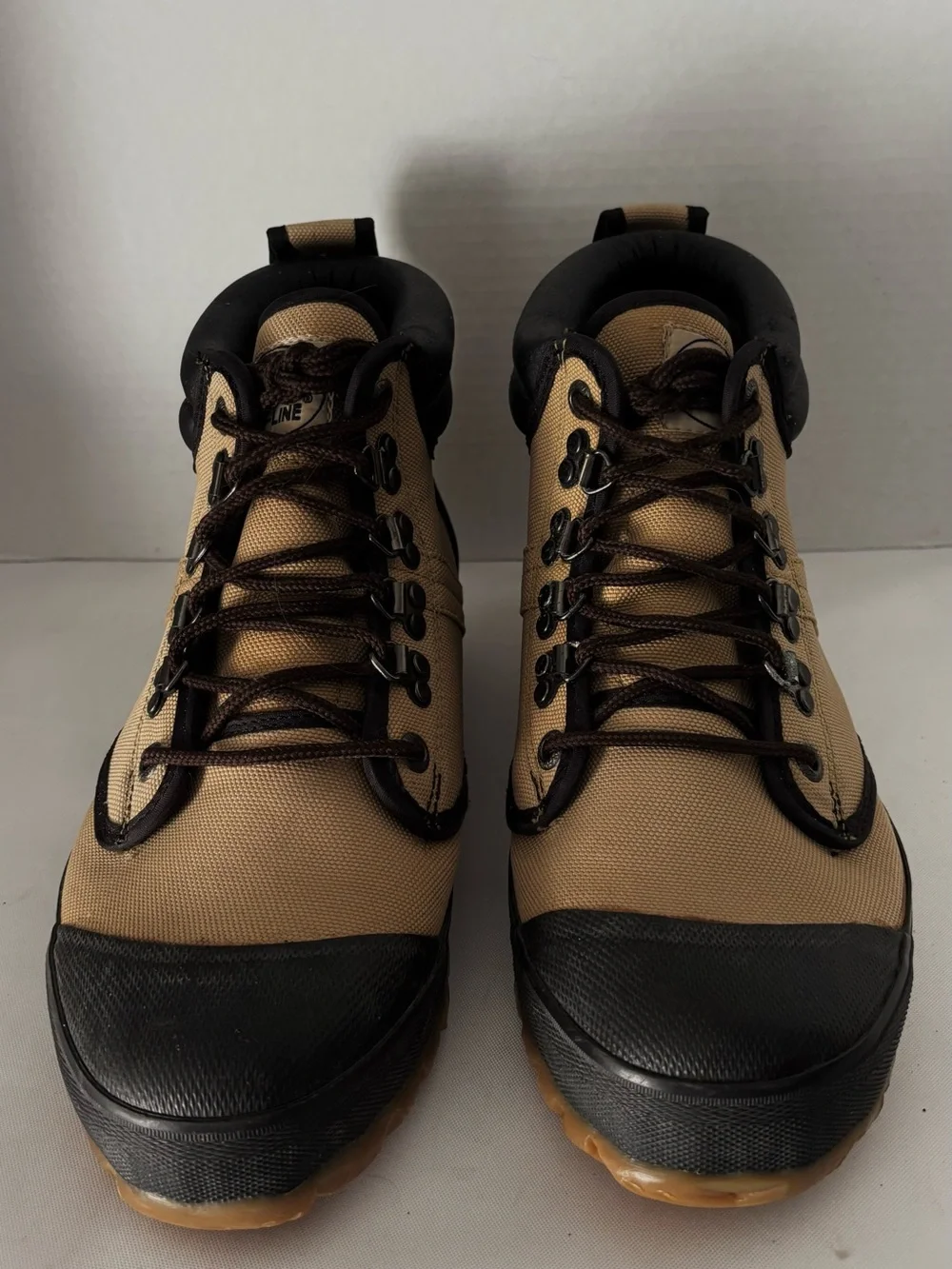 NEW MENS PROLINE  WADING/ FISHING BOOTS Tan and black steel tie. SZ  9